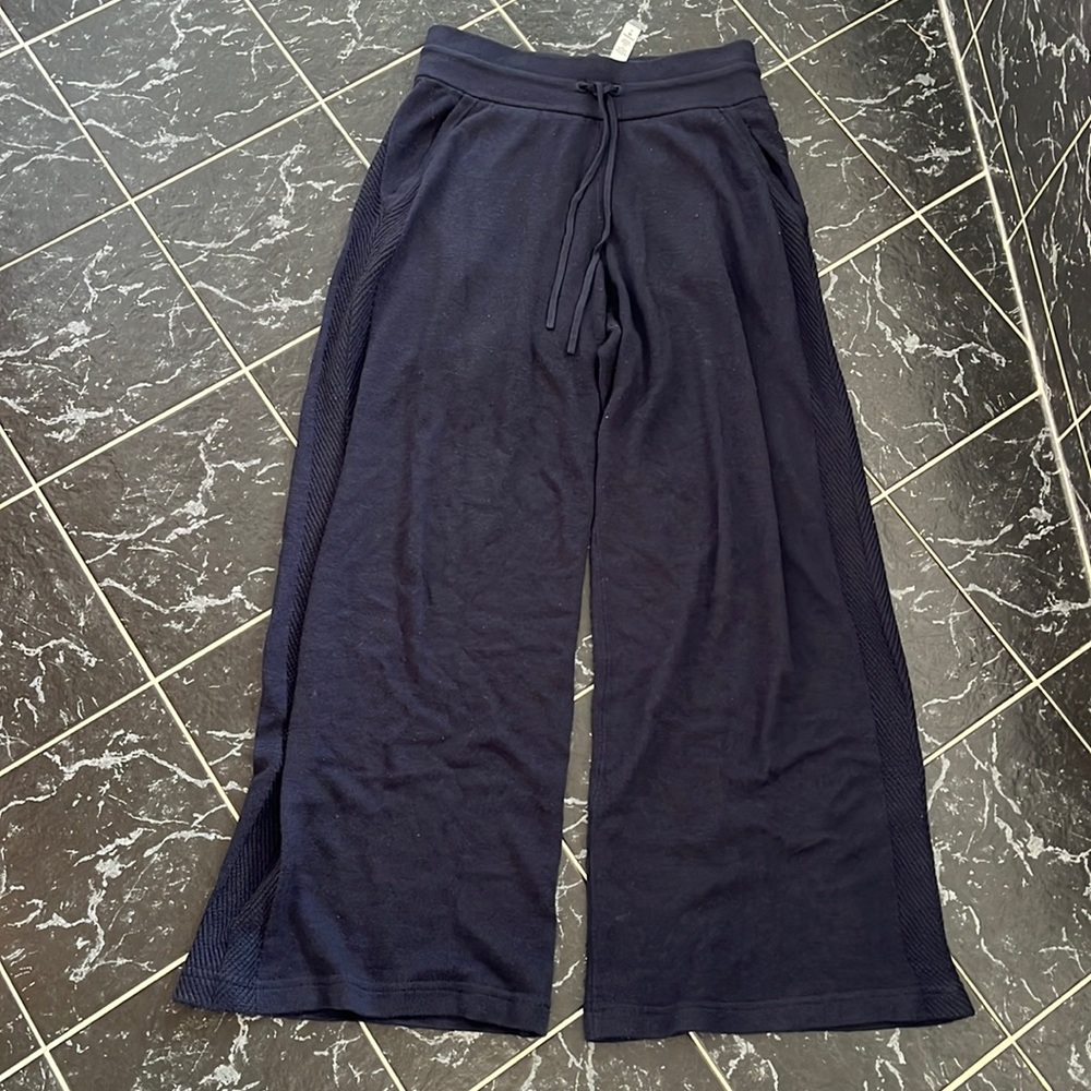 Lululemon In the Comfort Zone pants size 4 blue